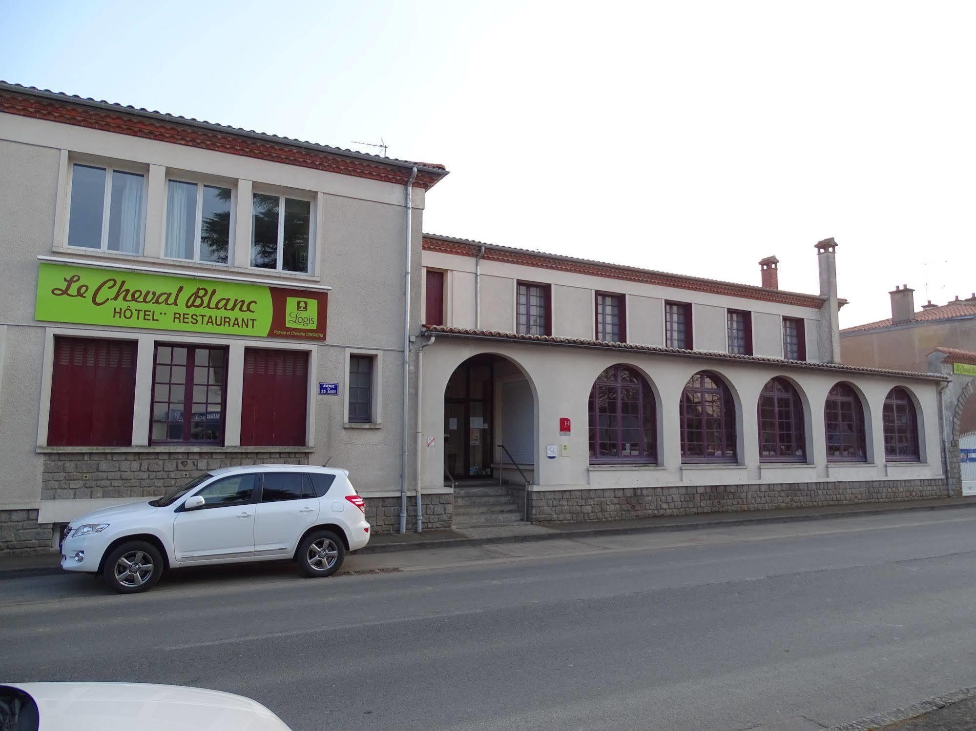 Hotel Du Cheval Blanc Cerizay Exterior foto